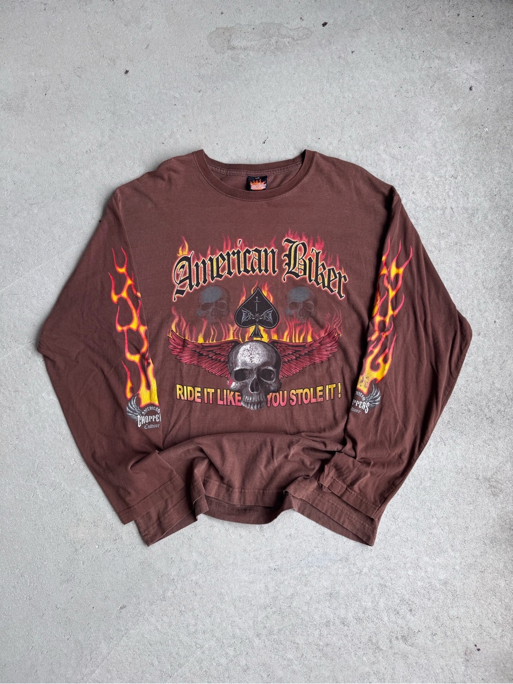 Long-Sleeve Graphic Tee - Brown